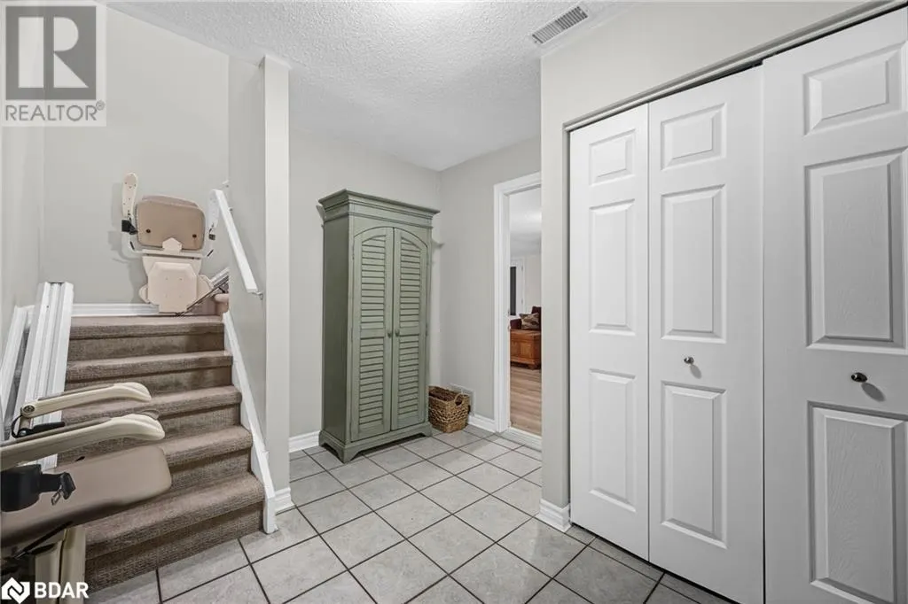 12 RIVERDALE Drive