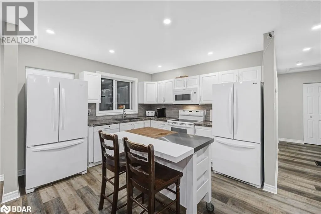 12 RIVERDALE Drive