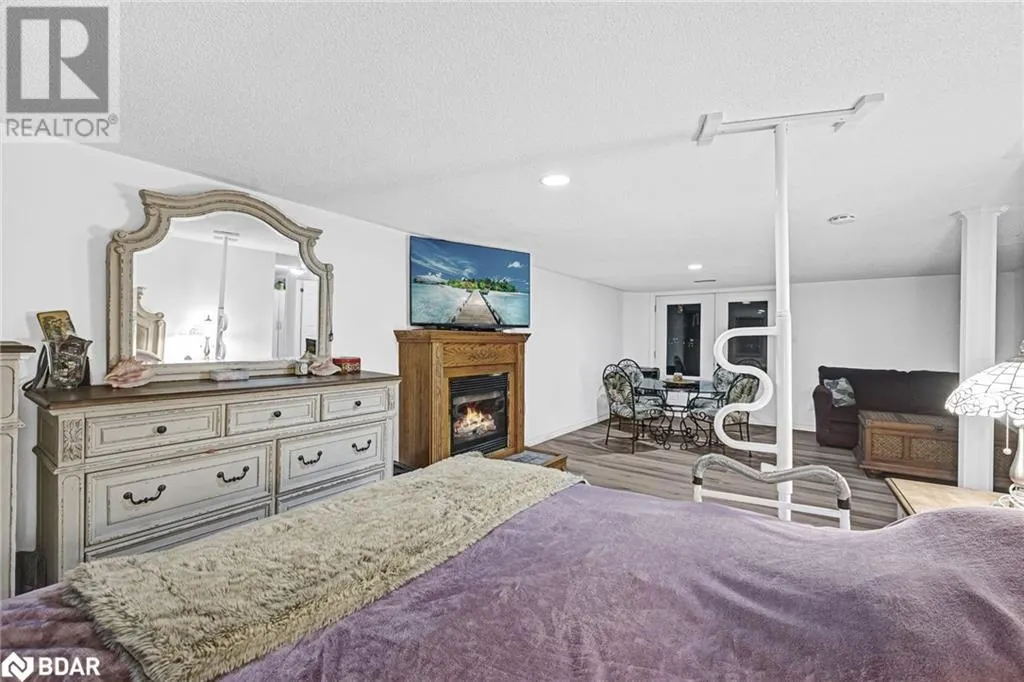 12 RIVERDALE Drive