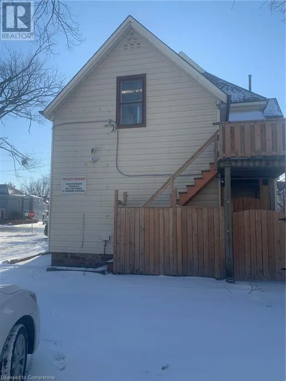 7 WELLAND Avenue