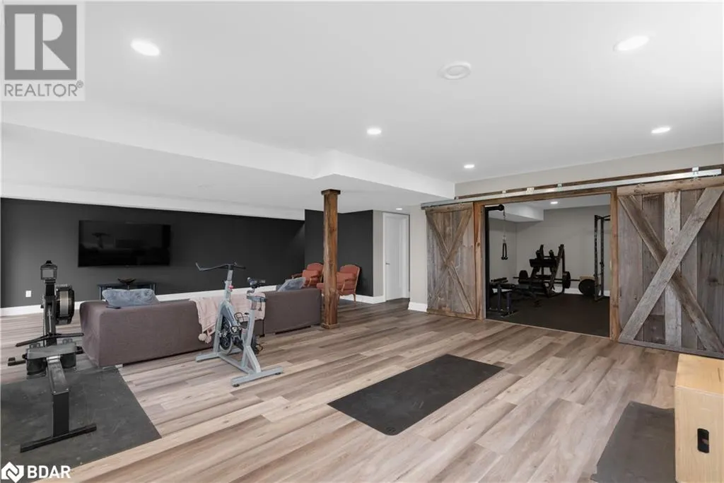 28 THOROUGHBRED Drive