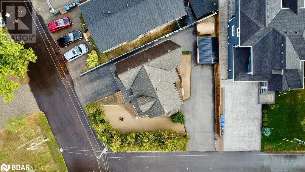 25 LAIDLAW Street