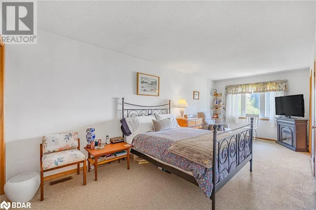 1125 WOODLAND Drive
