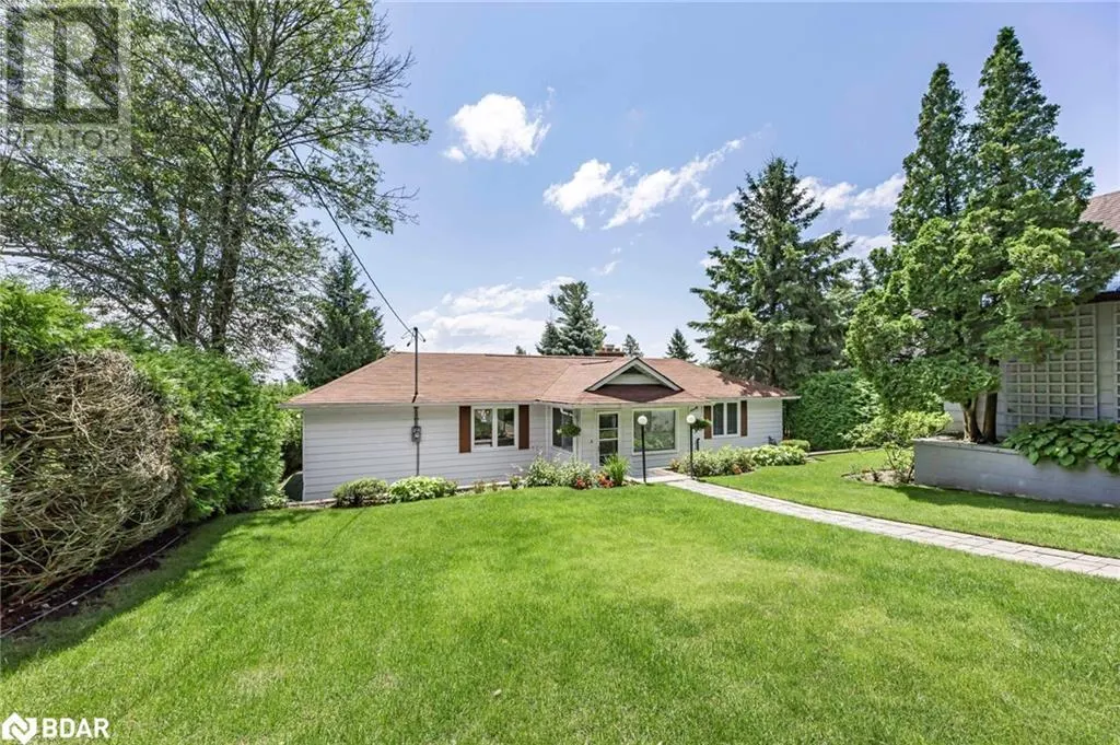 1125 WOODLAND Drive