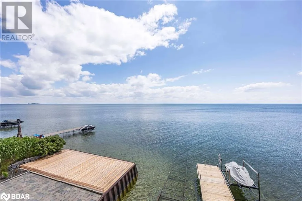1125 WOODLAND Drive