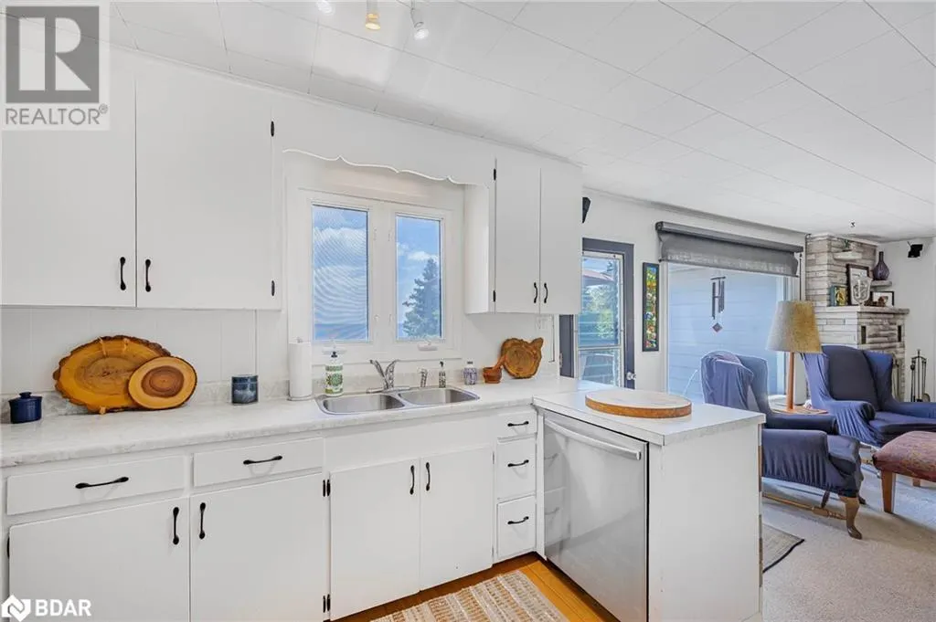 1125 WOODLAND Drive