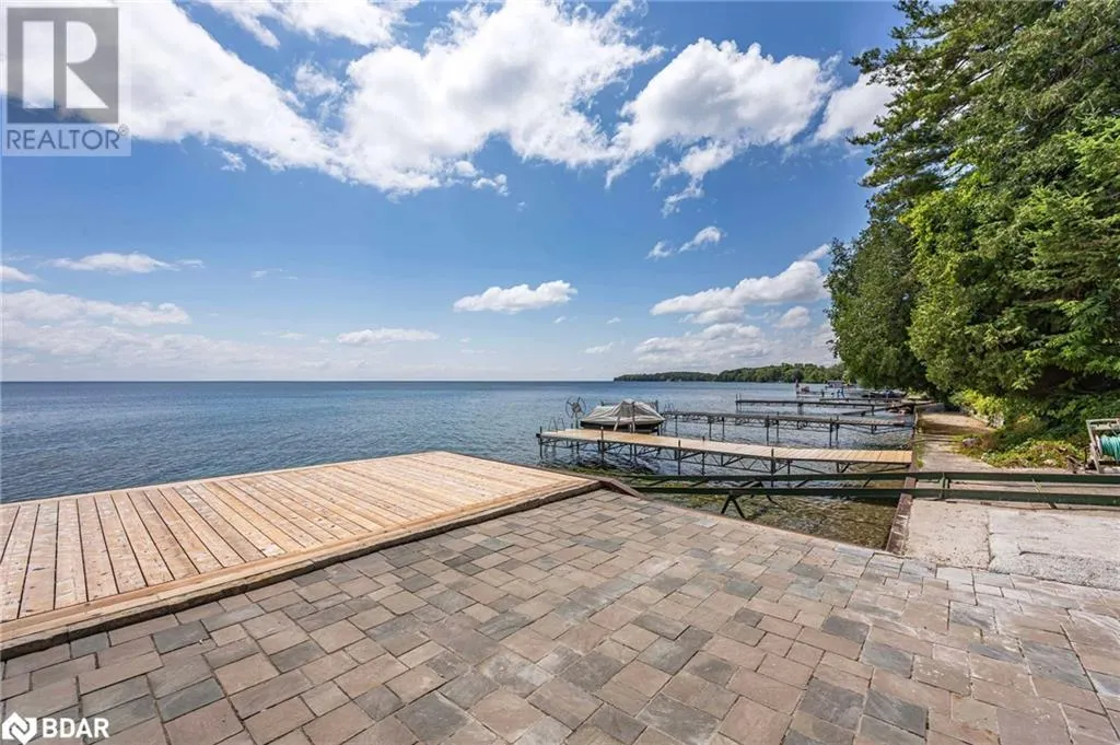 1125 WOODLAND Drive