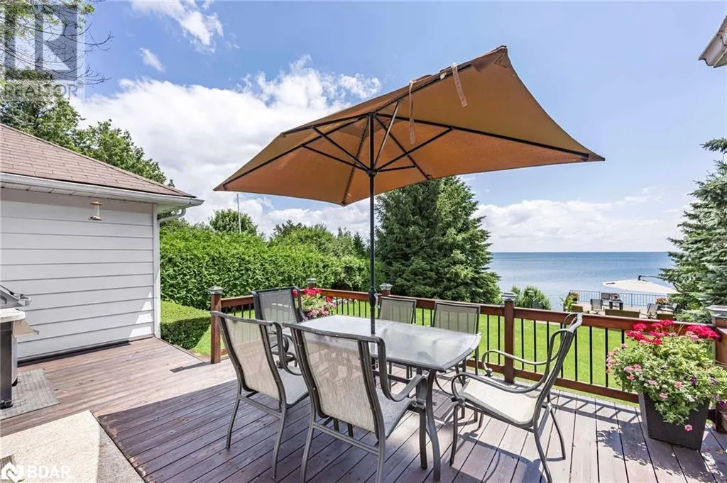 1125 WOODLAND Drive