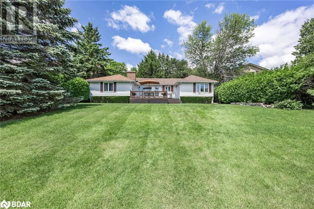 1125 WOODLAND Drive