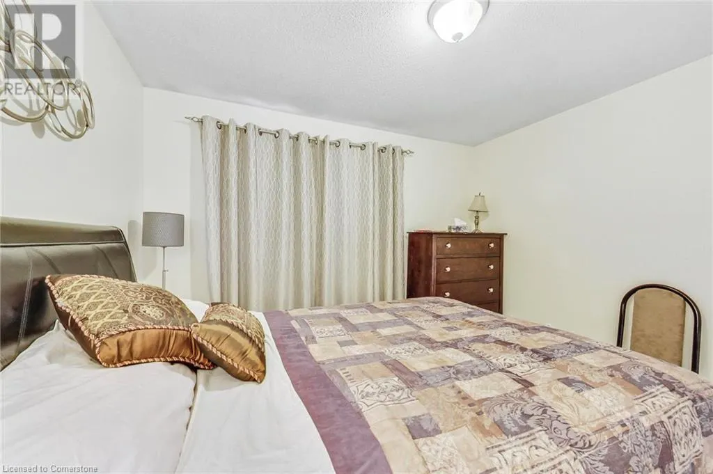86 GLENDARLING Crescent