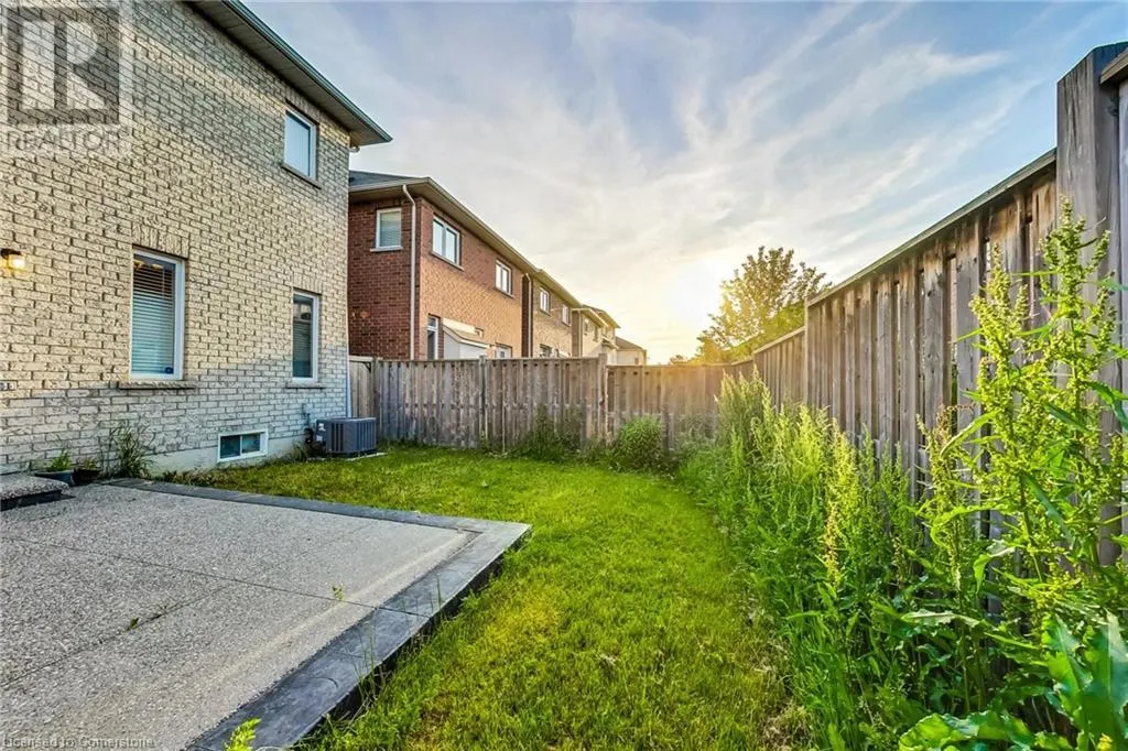86 GLENDARLING Crescent