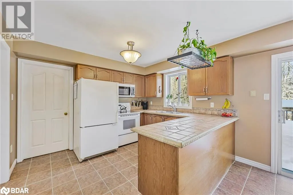 11 MAPLE Court