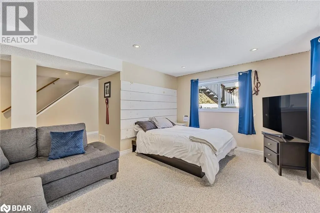 11 MAPLE Court