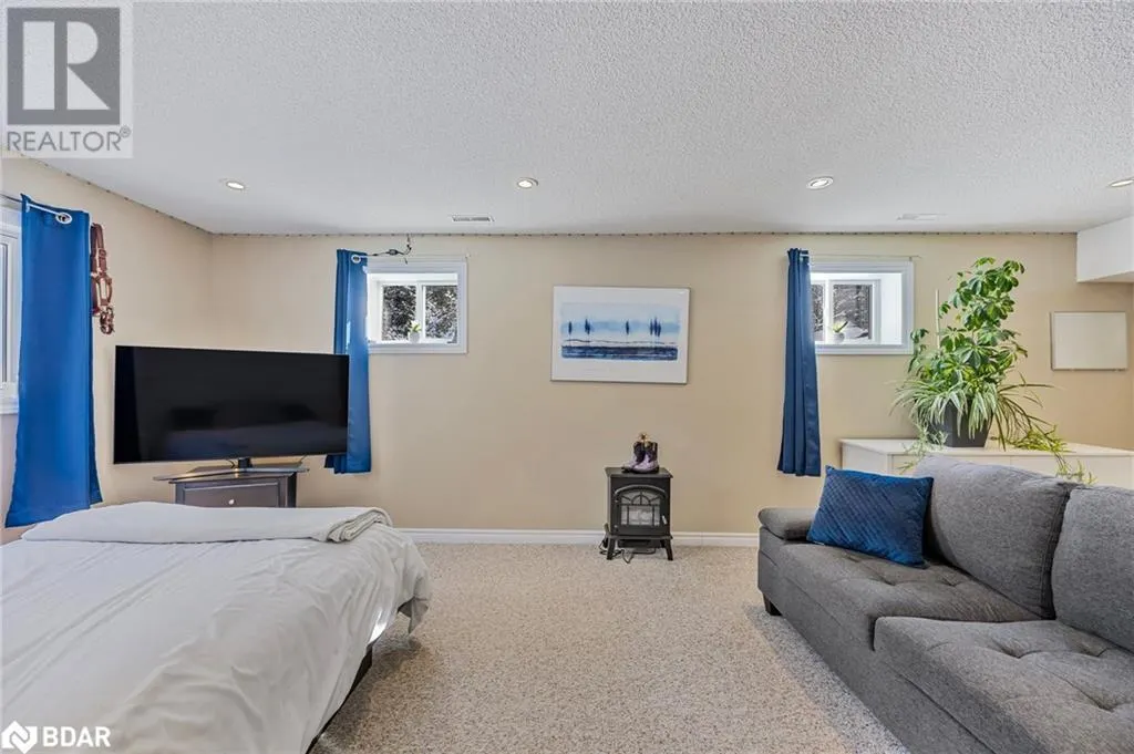 11 MAPLE Court