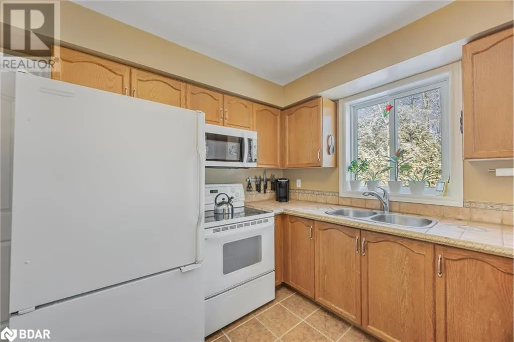 11 MAPLE Court