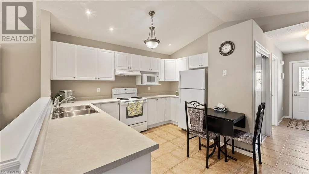 73 MORTON Avenue Unit# 4, #4