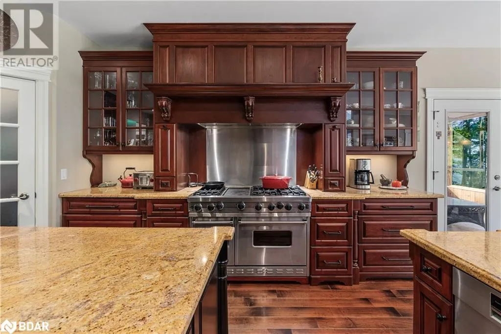 1220 SHOREVIEW Drive