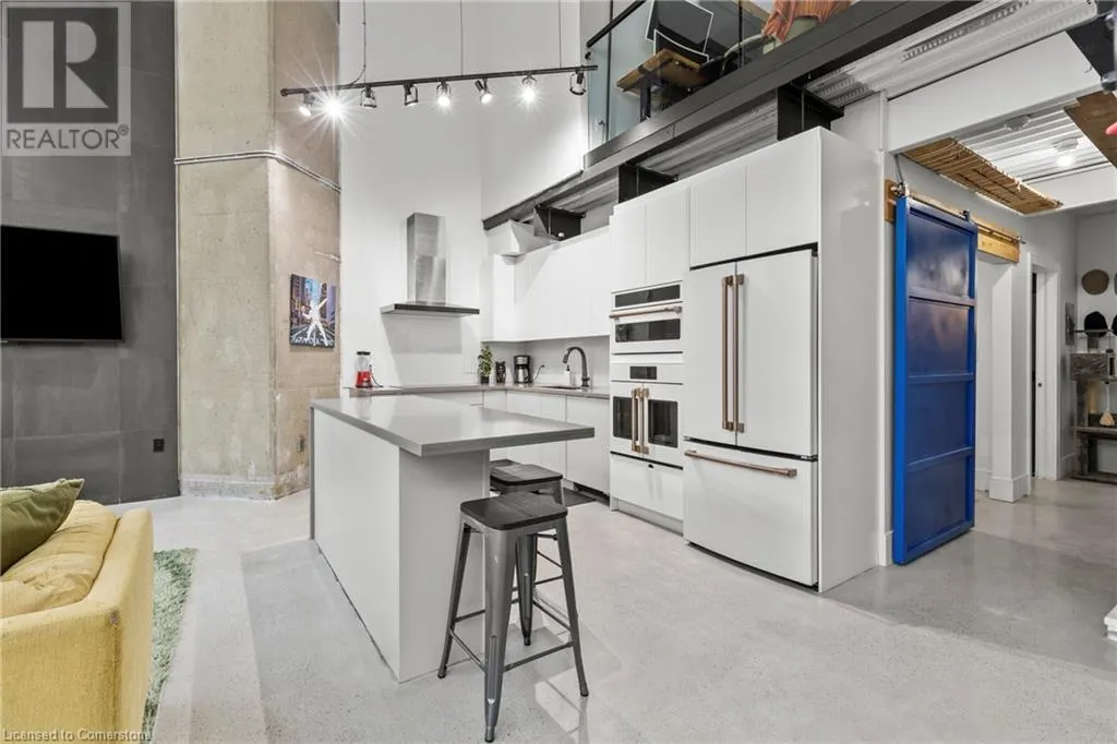 66 BAY Street S Unit# 105, #105
