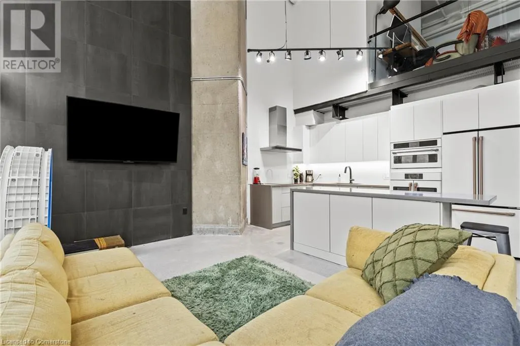 66 BAY Street S Unit# 105, #105