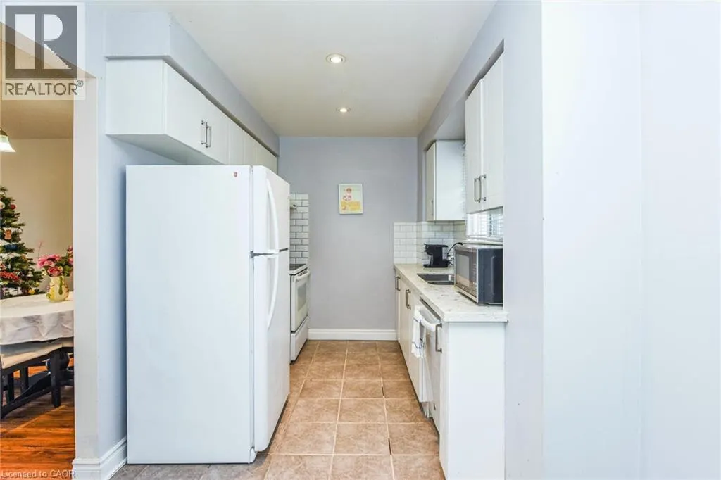 47 ELLIS Drive Unit# 47, #47