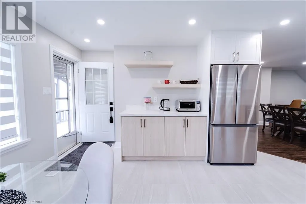 885 GLEN CEDAR Drive
