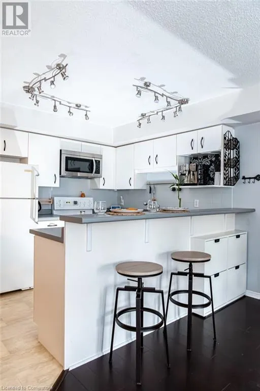 2010 CLEAVER Avenue Unit# 322, #322