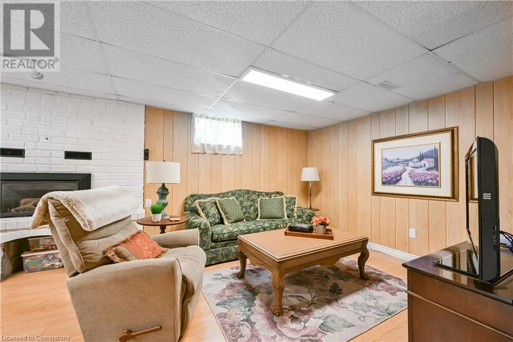 390 MOUNTAIN Road