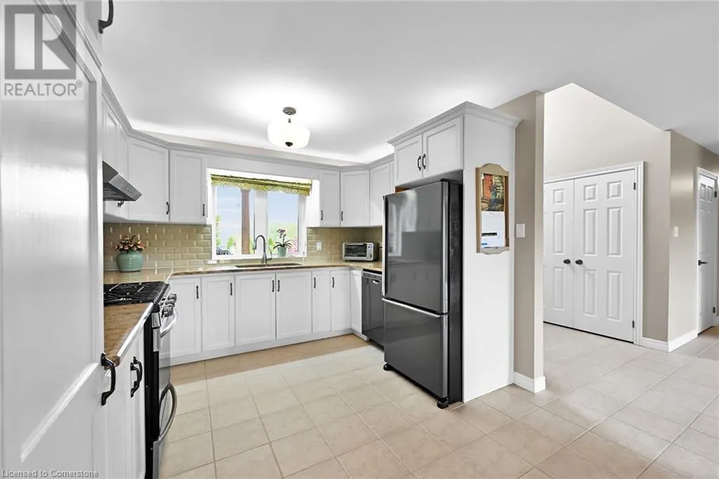390 MOUNTAIN Road
