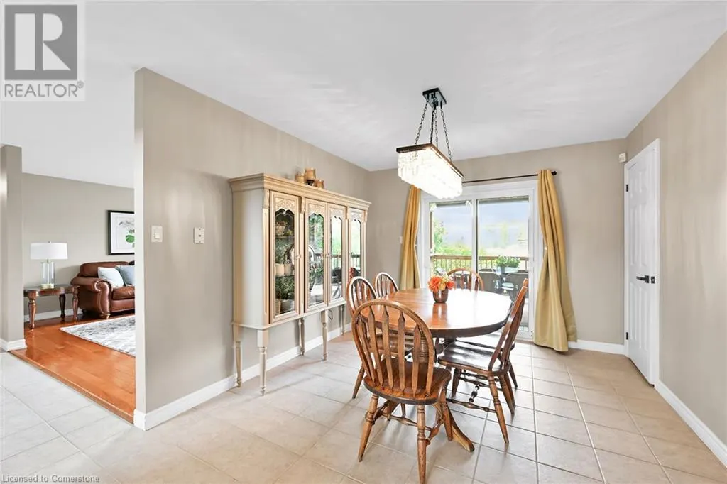 390 MOUNTAIN Road