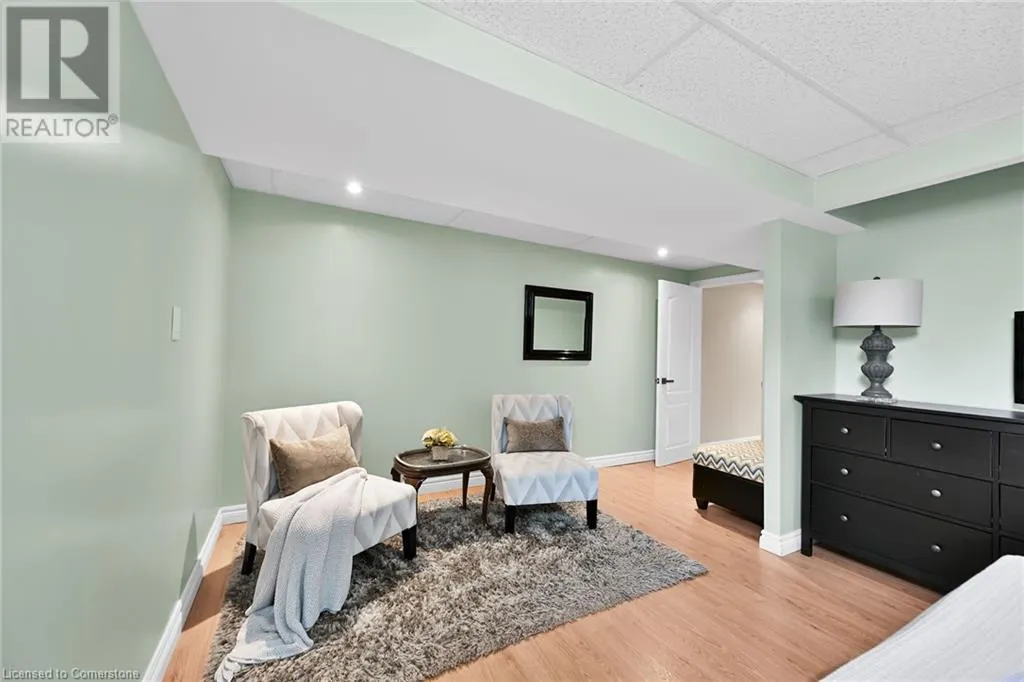 390 MOUNTAIN Road
