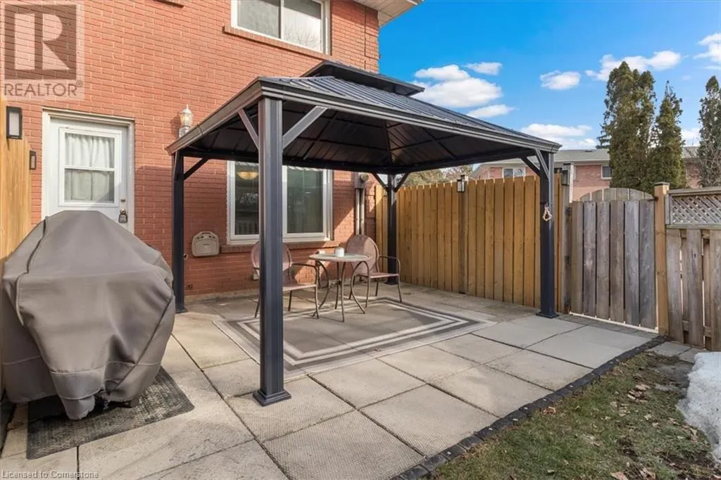 2101A MEADOWBROOK Drive
