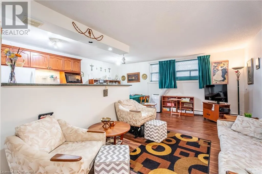 264 OAKDALE Avenue Unit# 102, #102