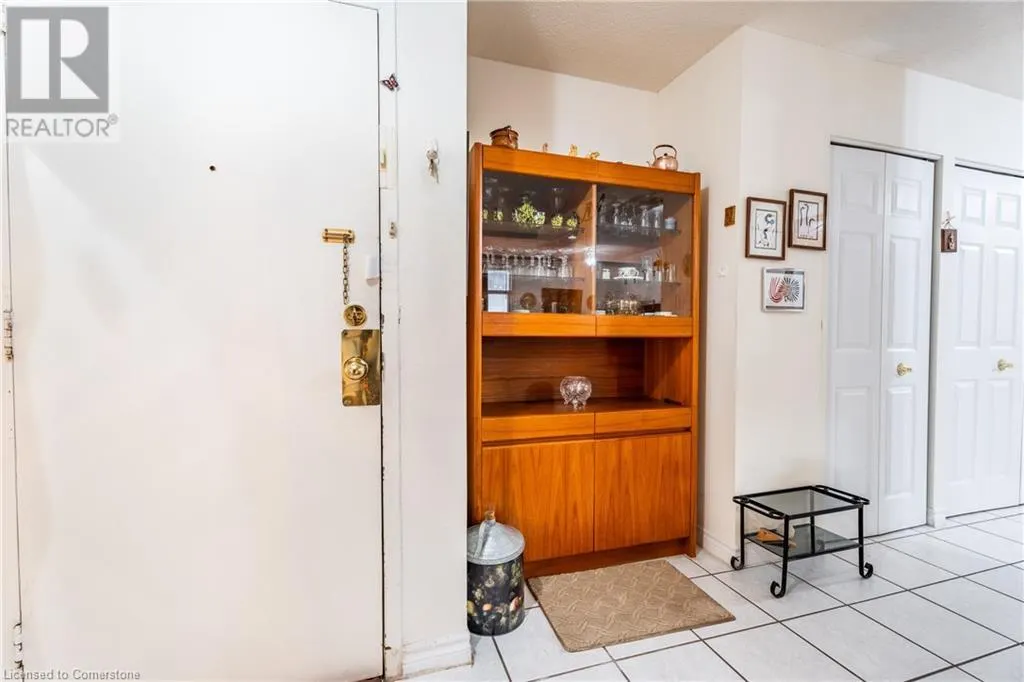 264 OAKDALE Avenue Unit# 102, #102
