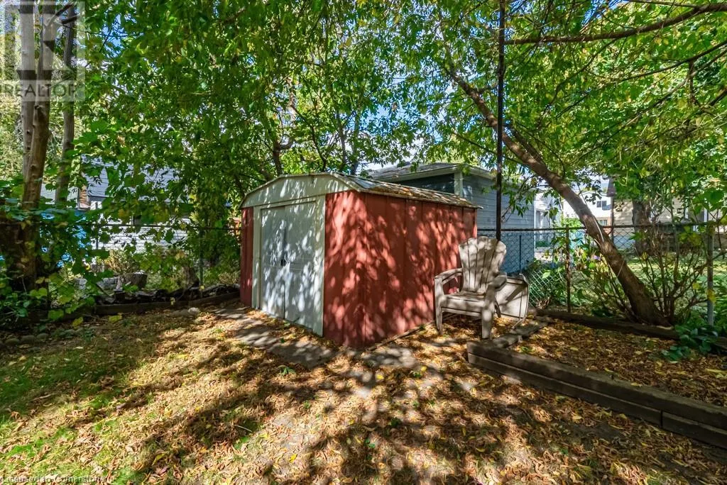 1089 MEREDITH Avenue