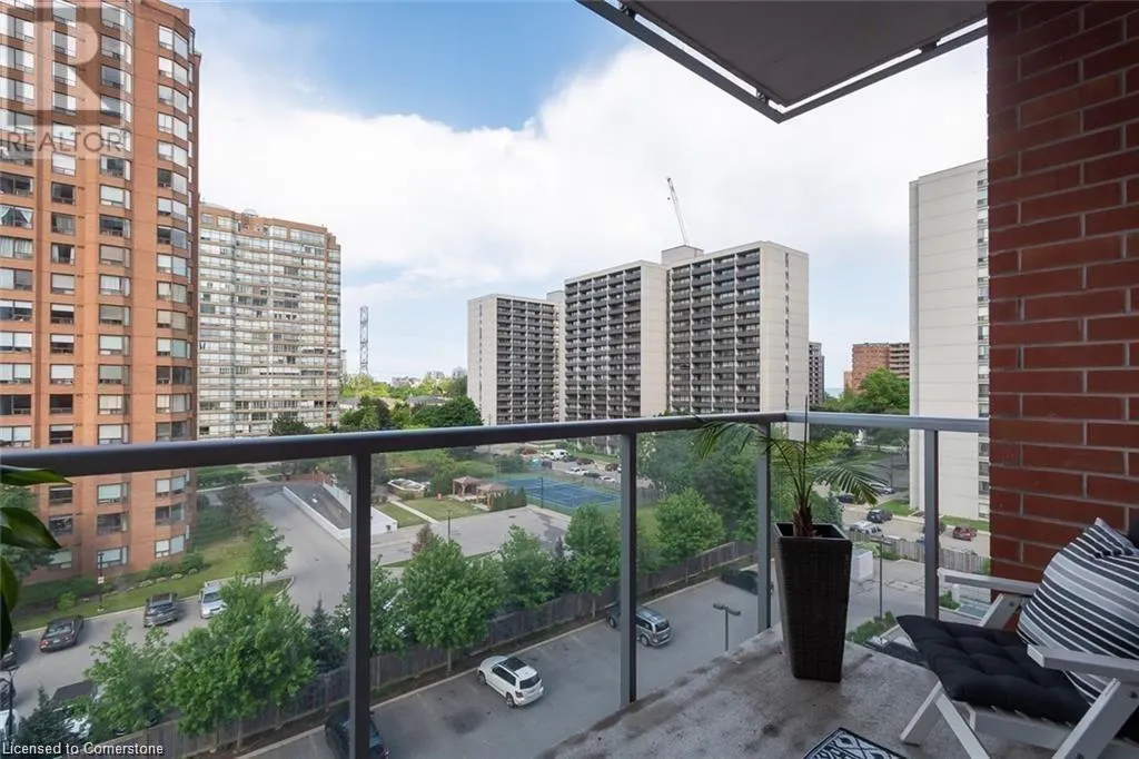 551 MAPLE Avenue Unit# 612, #612