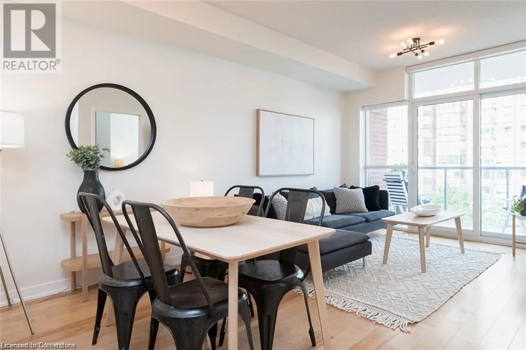 551 MAPLE Avenue Unit# 612, #612