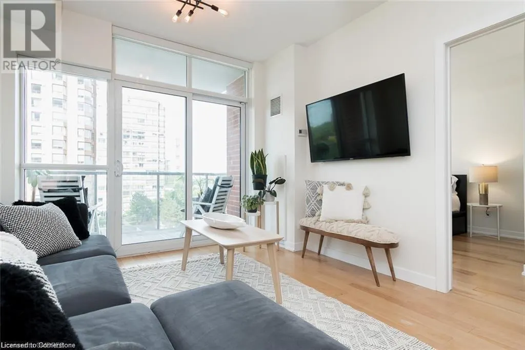 551 MAPLE Avenue Unit# 612, #612