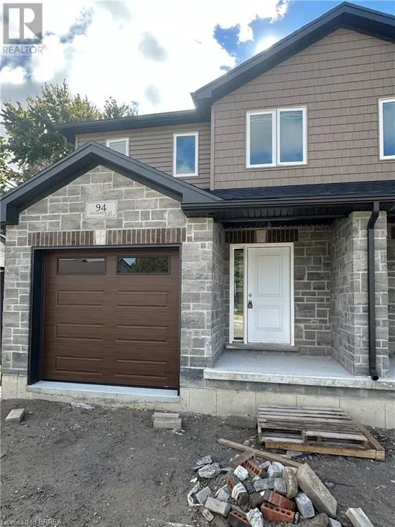 94 SOVEREIGN Street W
