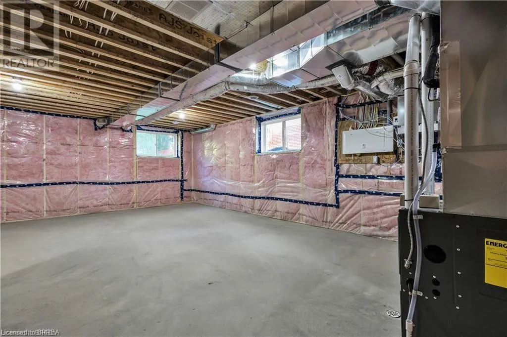 94 SOVEREIGN Street W