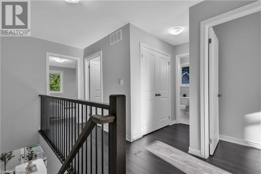 94 SOVEREIGN Street W