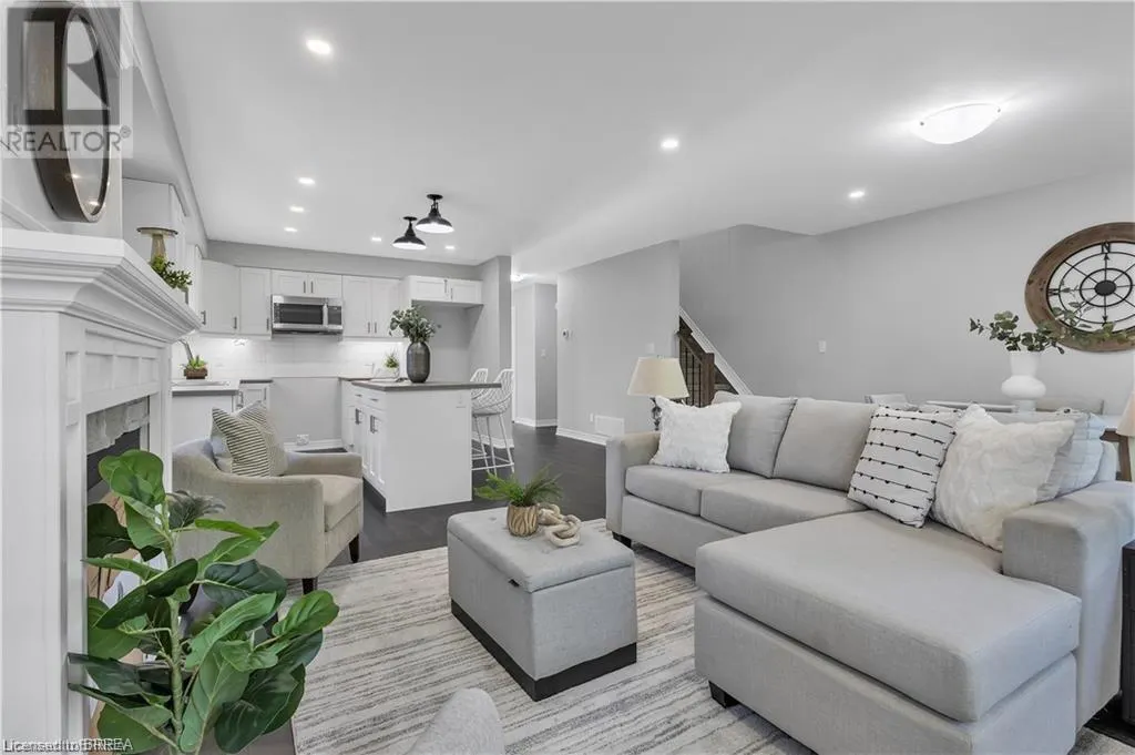96 SOVEREIGN Street W