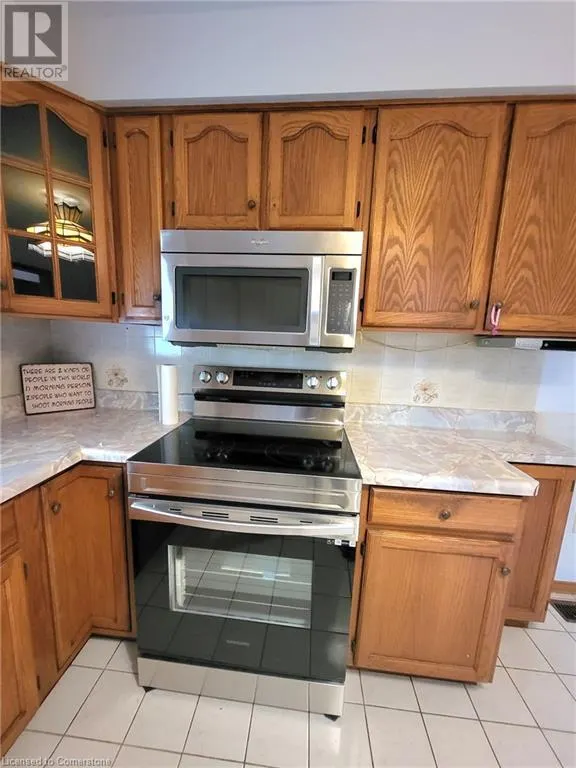 25 HIGHFIELD Avenue Unit# Upper Level
