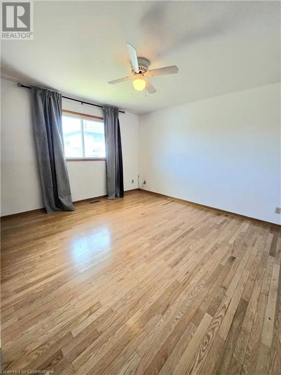 25 HIGHFIELD Avenue Unit# Upper Level