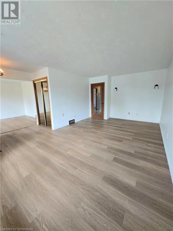25 HIGHFIELD Avenue Unit# Upper Level