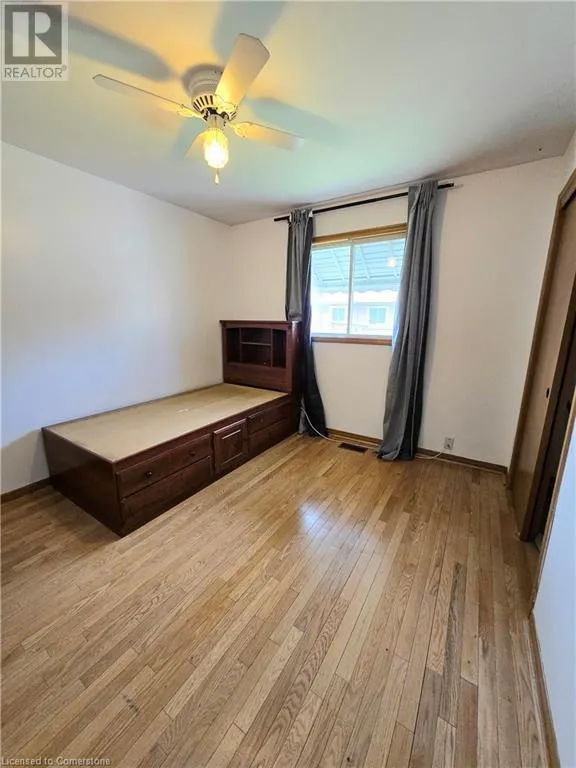 25 HIGHFIELD Avenue Unit# Upper Level
