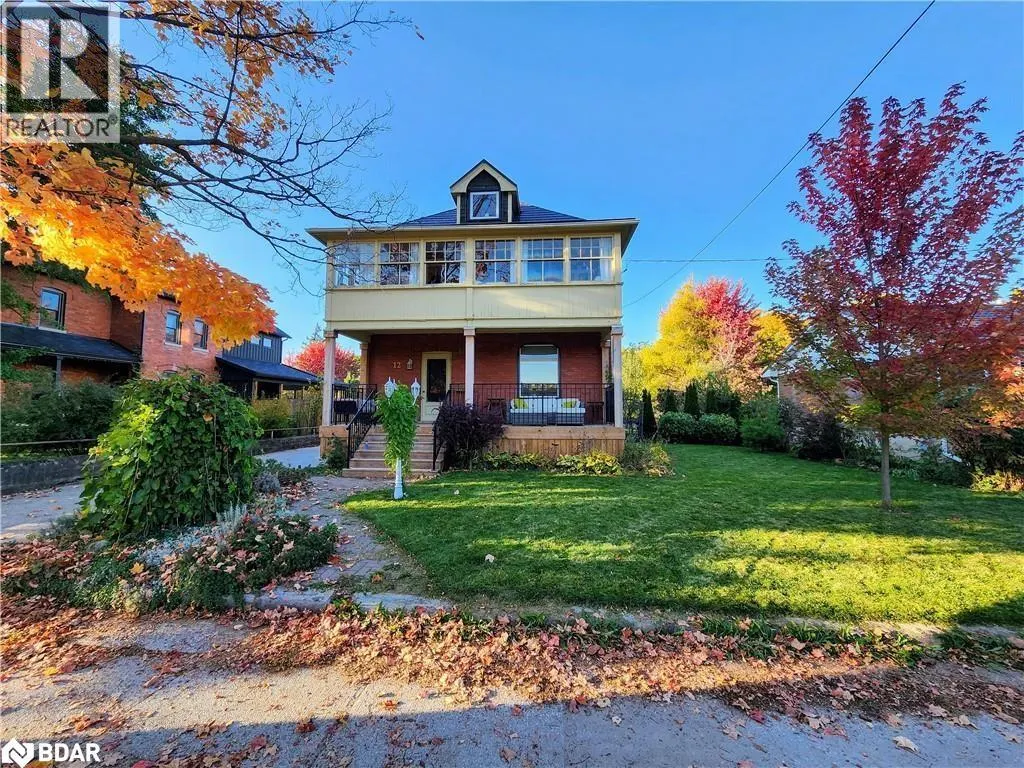 12 ELIZABETH Street W