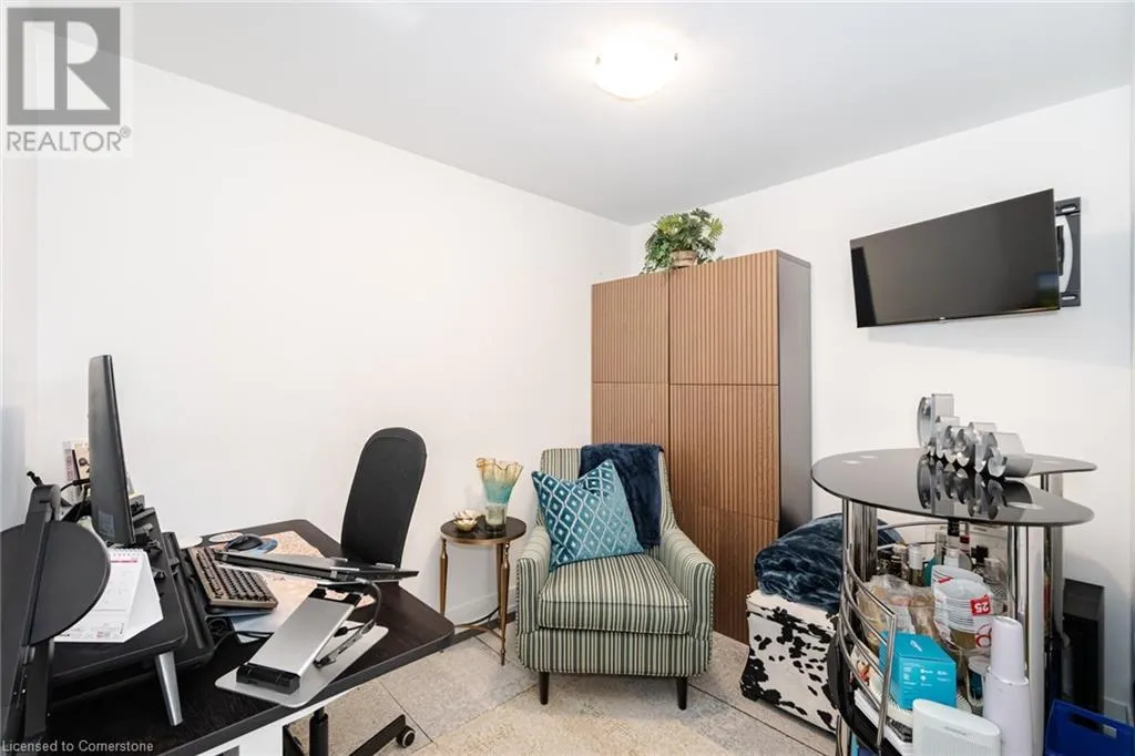 1085 DOUGLAS MCCURDY Common Unit# 111, #111