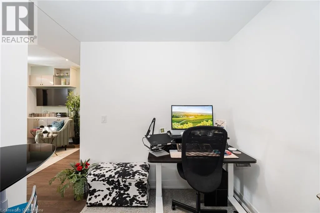 1085 DOUGLAS MCCURDY Common Unit# 111, #111