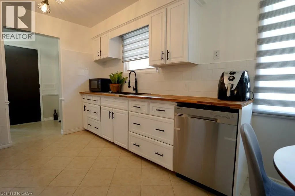 147 MURIEL Crescent
