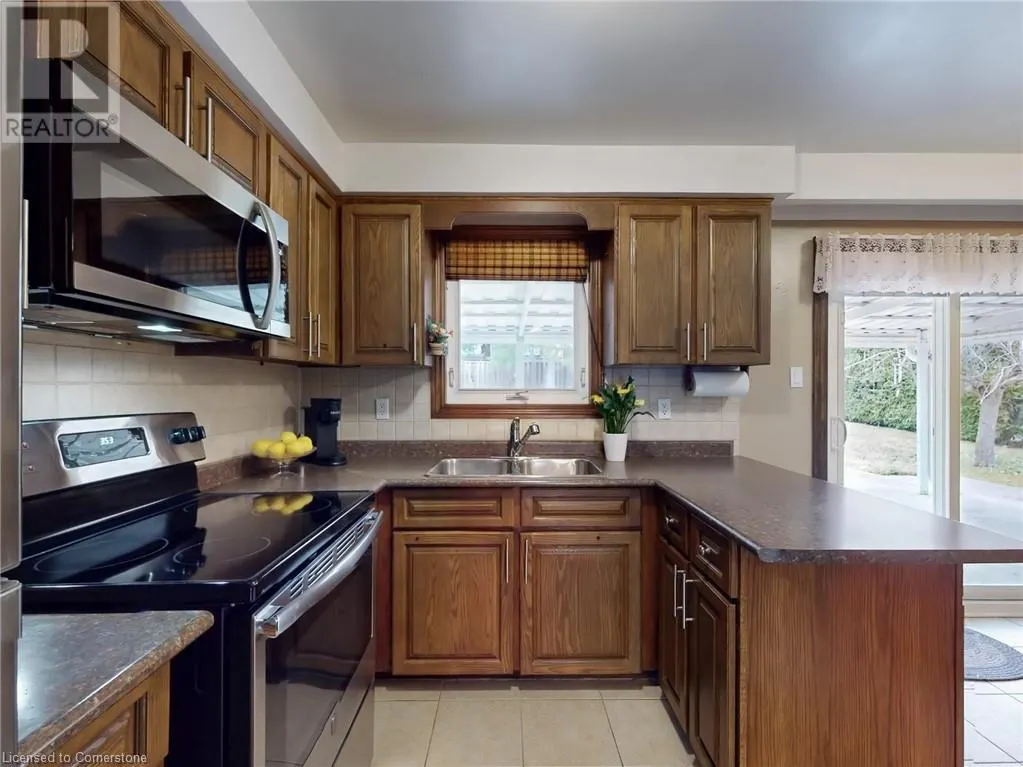 11 MEADOWLAND Gate